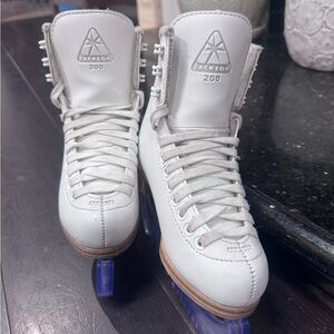 Jackson 200 White Ice Skates, girls size 1